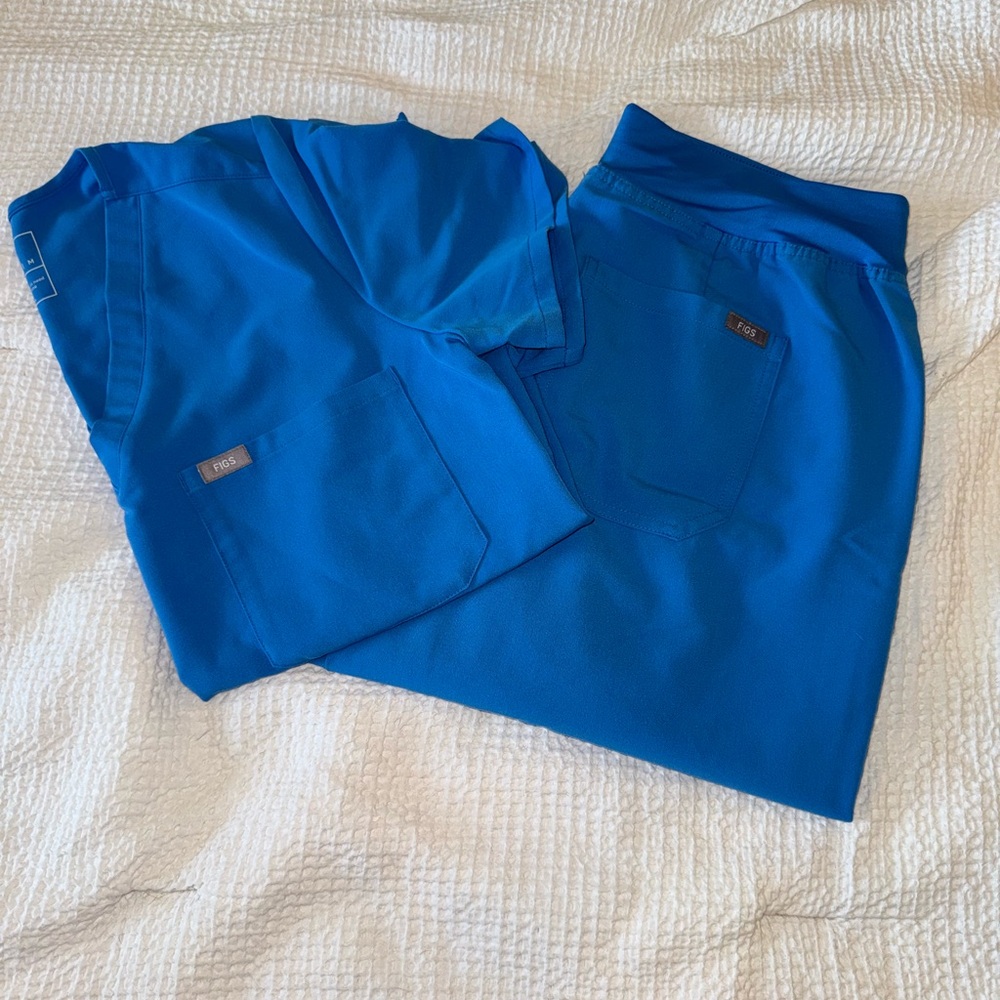 Figs Capri Blue Scrub Set